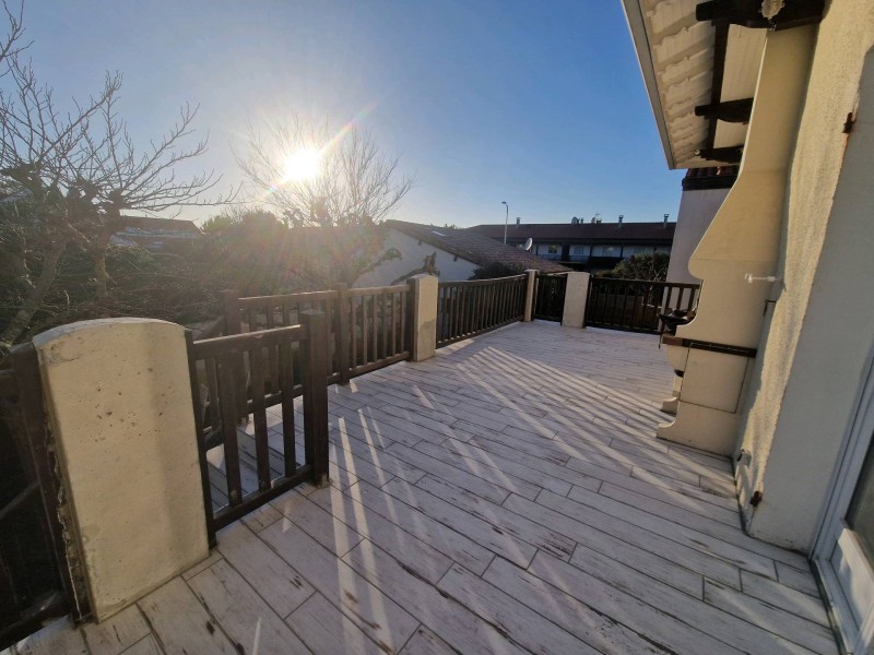 Réaliser un agrandissement de balcon avec changement de carrelage