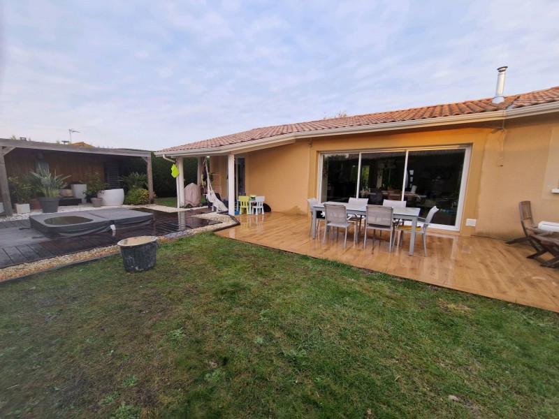 Ouverture dans le mur porteur d’une maison située à Cazaux