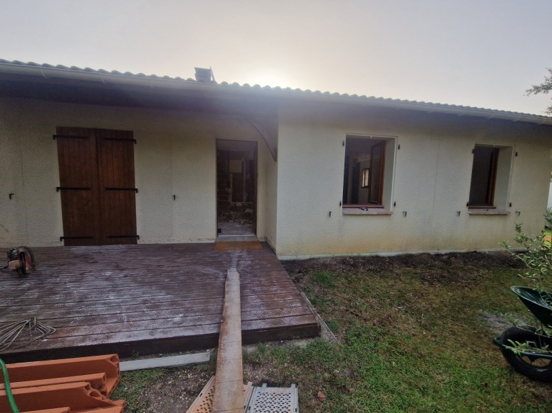 Rénovation complète sur mesure pour métamorphoser une maison ancienne à Sanguinet par un maçon