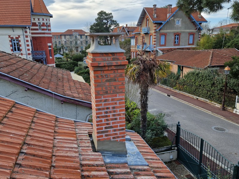 Réfection d'une cheminée en briquettes sur une maison à Arcachon par Pierrick Thebault