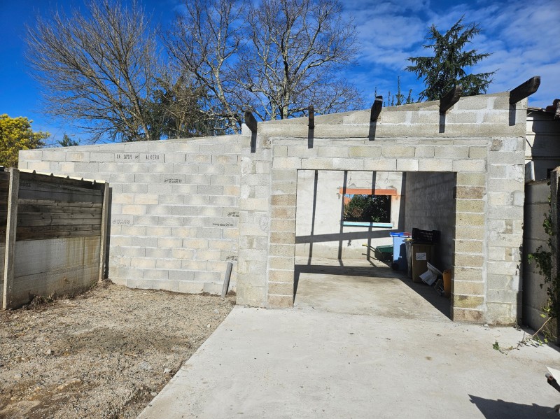 Création d’un agrandissement de garage en parpaing pour y créer un studio à Arcachon par un maçon professionnel