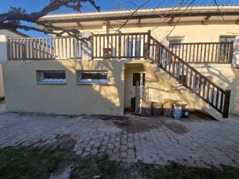 Faire un appel à une entreprise pour un agrandissement de balcon avec changement de carrelage