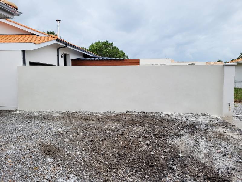 Trouver une entreprise de maçonnerie pour la rénovation d'un muret à Biscarrosse