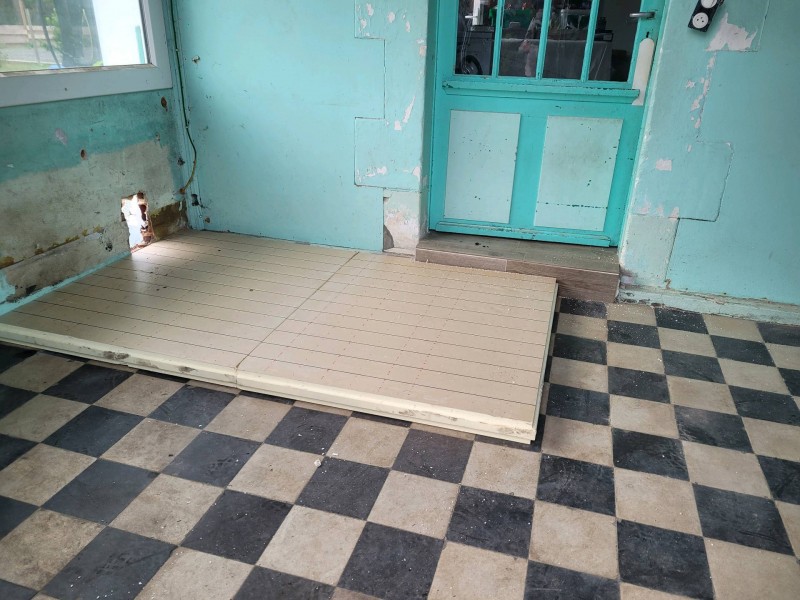 Réalisation d'une chape carrelage sur une ancienne maison des Landes