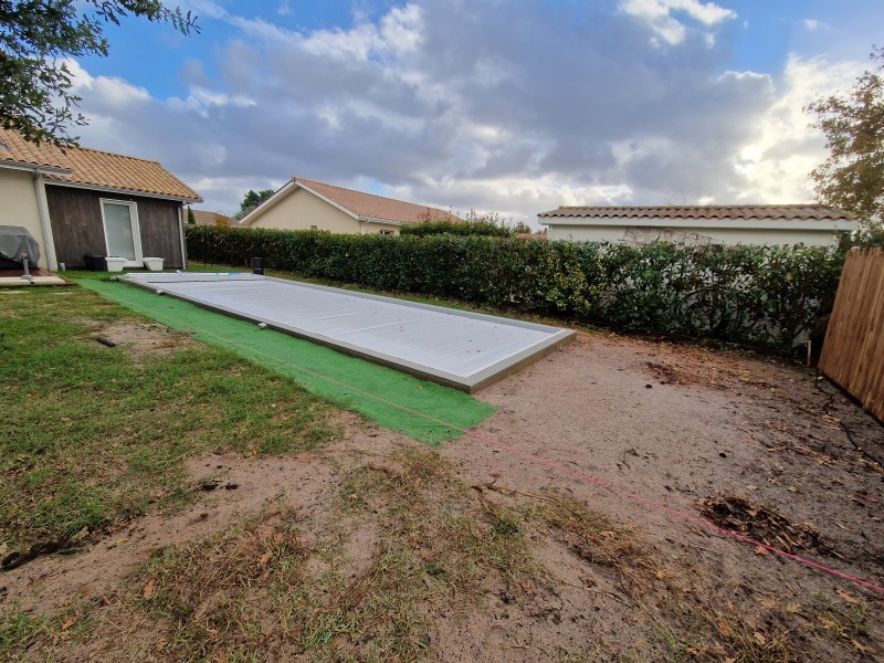 Pierrick Thebault réalise une terrasse en béton à La Teste-de-Buch en Gironde