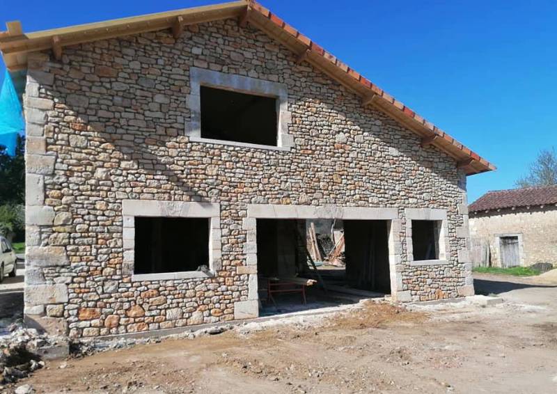 Artisan qualifié pour rénover en pierres naturelles apparentes près de Mimizan