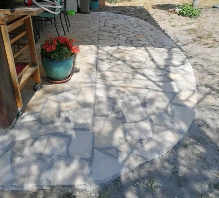 Maçonnerie dans le neuf pour la création de terrasse