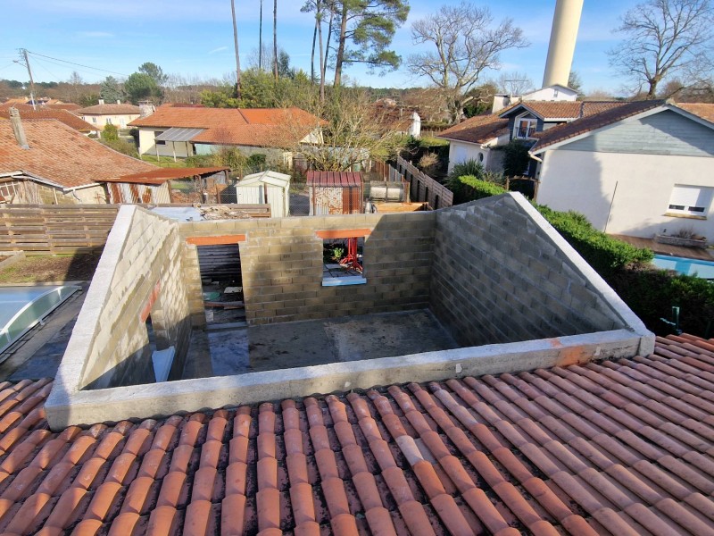 Réalisation d'un agrandissement de garage en parpaing