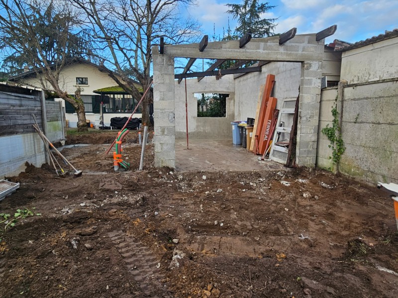 Réalisation d’un agrandissement de garage en parpaing pour y créer un studio à Arcachon en Gironde