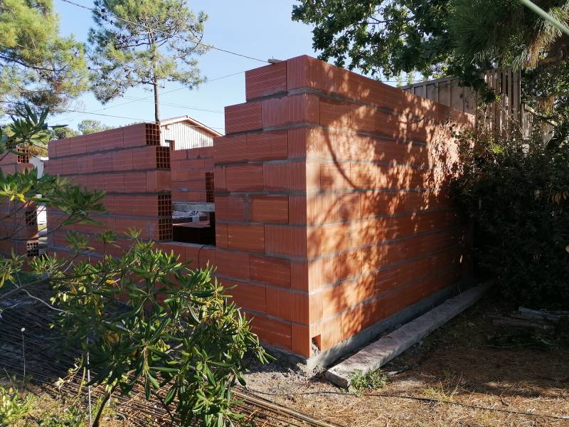 Pourquoi obtenir un devis réalisé par un professionnel avant la construction d'un garage à Biscarrosse-Plage ?