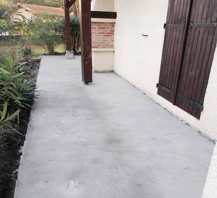 Dalle de béton pour la pose d'un revêtement de sol à Biscarrosse