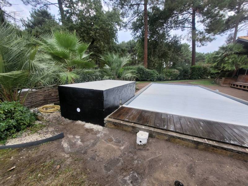 Agrandissement d'un local technique près de Saint-Paul-en-Born : un projet sur-mesure pour l'entretien de votre piscine