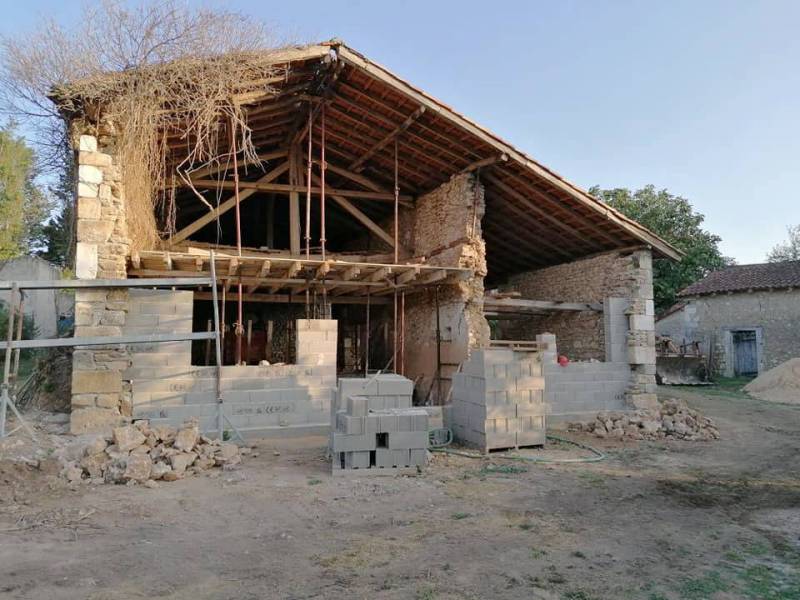 Artisan compétent pour rénover en pierres naturelles apparentes près de Mimizan