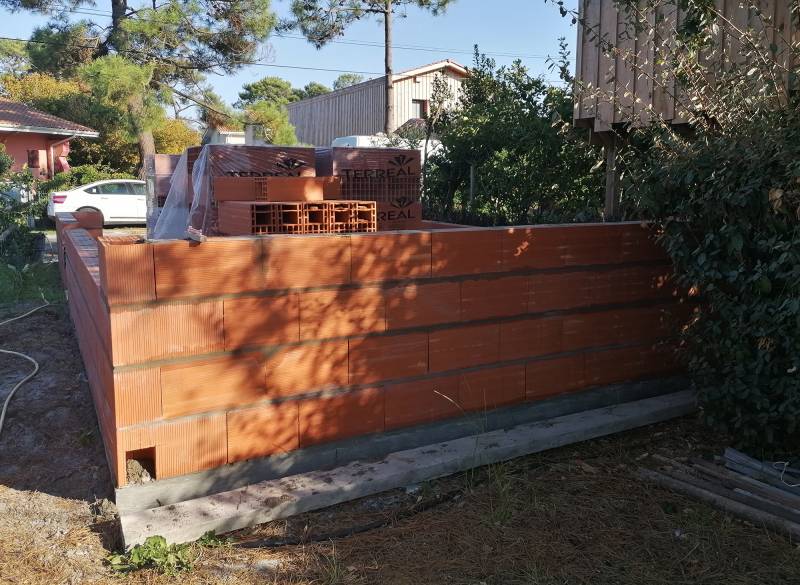 Devis personnalisé pour la construction d'un garage en briques à Biscarrosse