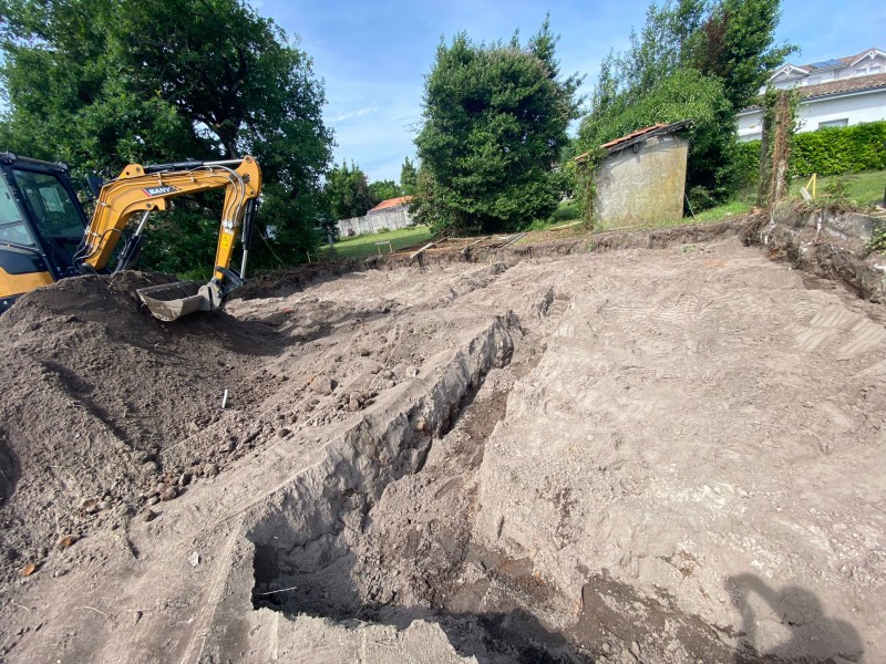 Construction par un professionnel d'un pool house en bois avec dalle sur vide sanitaire à Arcachon