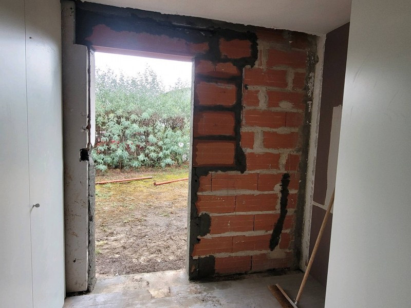 Pratiquer une ouverture dans un mur porteur d’une maison située à Mimizan