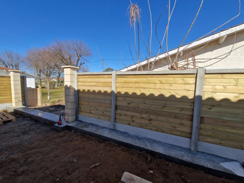 Réalisation d’un seuil de portail par Pierrick Thebault sur une propriété située à Gujan-Mestras