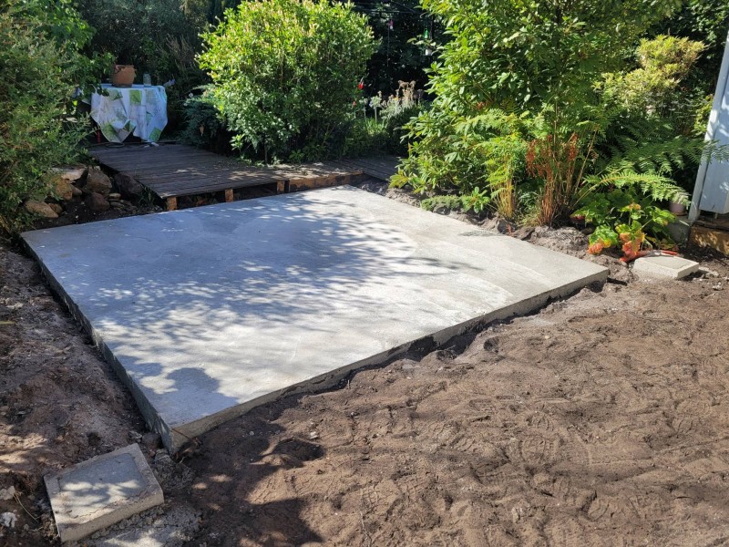 Faire réaliser une dalle en béton en renfort pour un jacuzzi situé à Biscarrosse