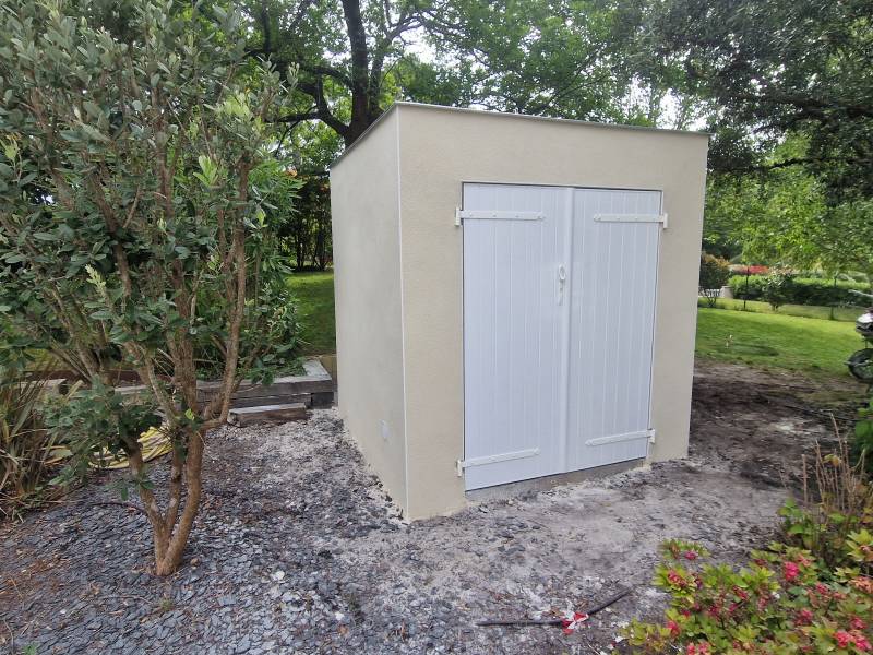 Création par Pierrick Thebault d’un pool house sur mesure avec toit plat près de Parentis-en-Born