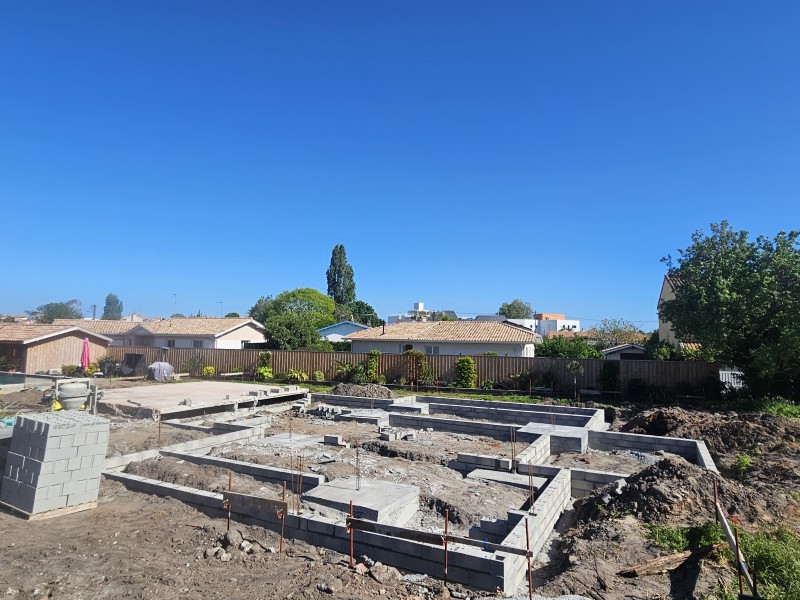 Construire une maison à étage de qualité avec des poutres en béton à La Teste-de-Buch