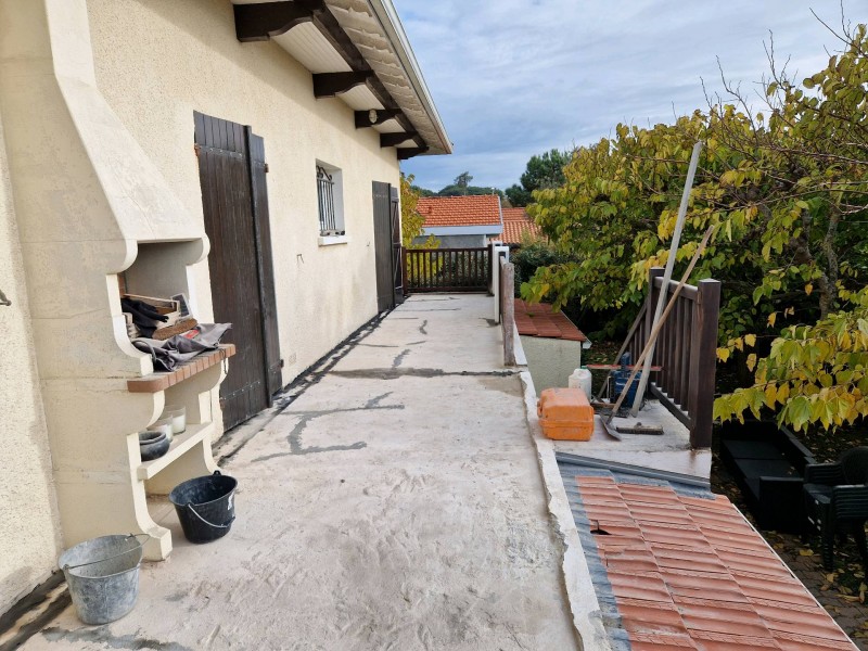 Faire un appel à une entreprise pour un agrandissement de balcon avec changement de carrelage à Biscarrosse