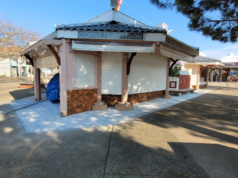 Changement du carrelage autour des magasins Rody