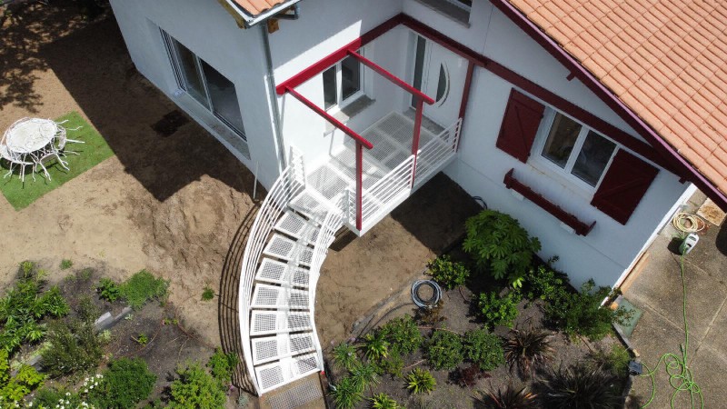 Des fondations profondes pour une extension de maison stable sur le sable à Pyla-sur-Mer