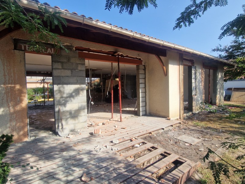 Réaliser une rénovation complète pour métamorphoser une maison ancienne à Sanguinet