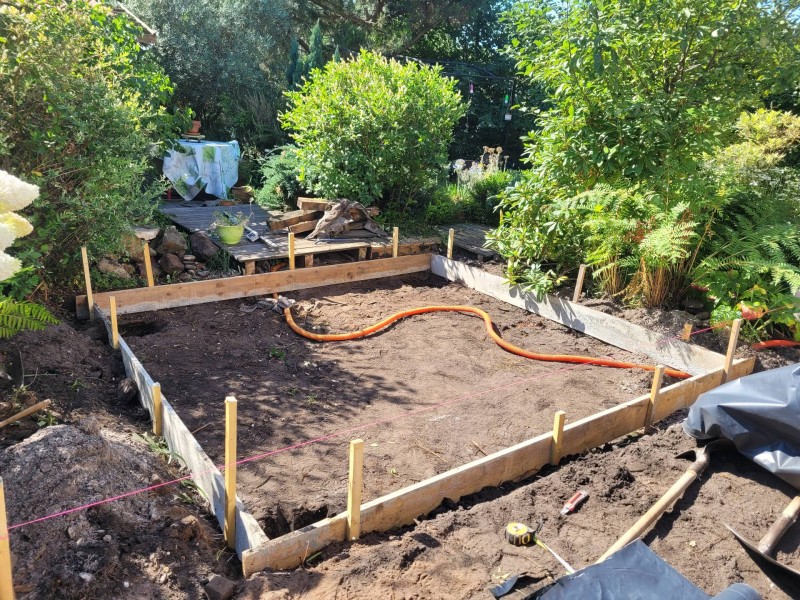 Construction d’une dalle en béton en renfort pour un jacuzzi situé à Biscarrosse